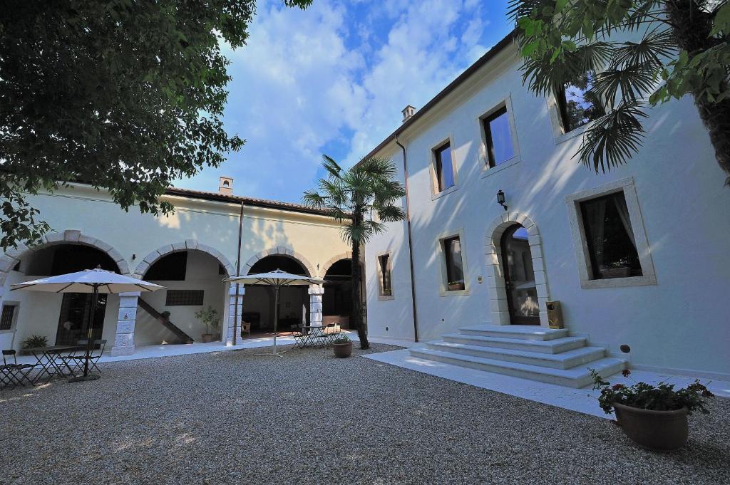 Villa Ferrario Relais กอสเตร์มาโน ภายนอก รูปภาพ