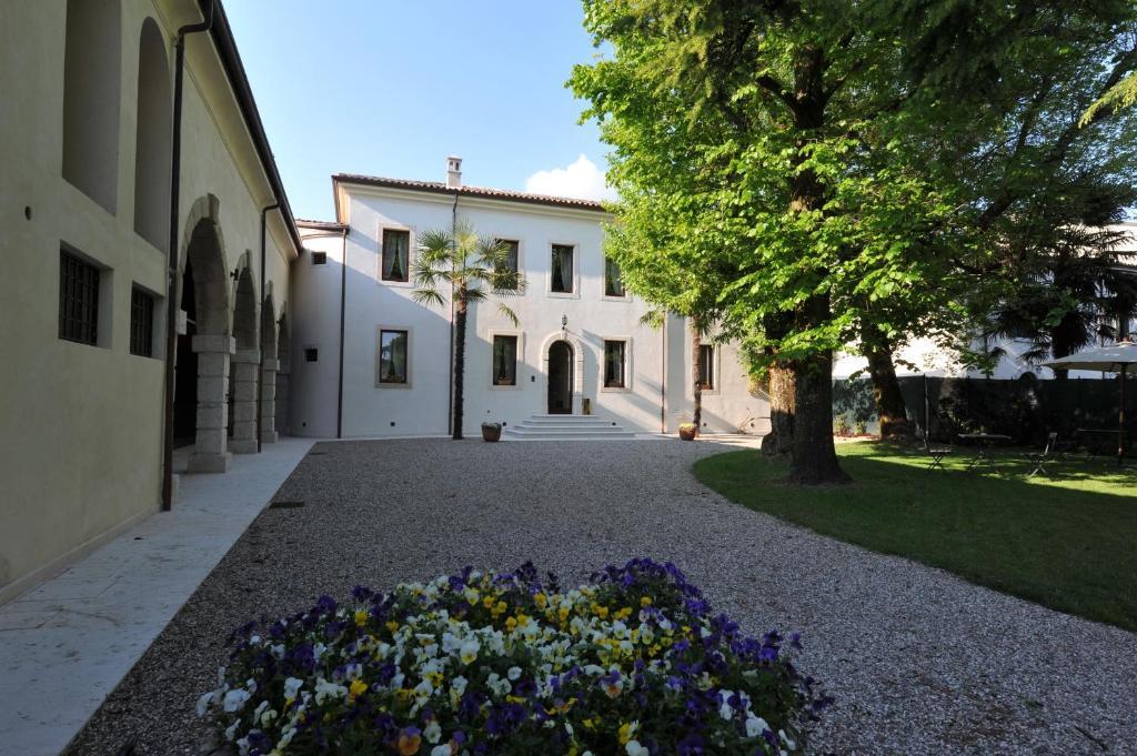 Villa Ferrario Relais กอสเตร์มาโน ภายนอก รูปภาพ